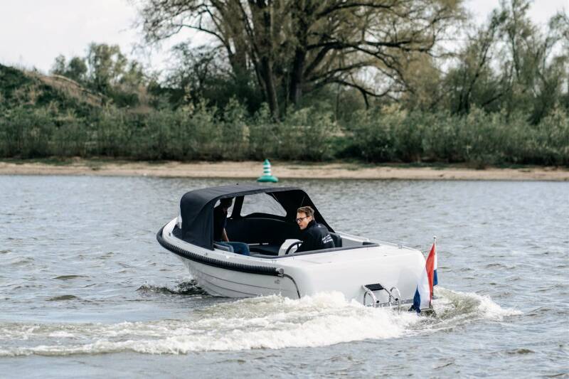 Lago Amore 590 tendersloep.jpg