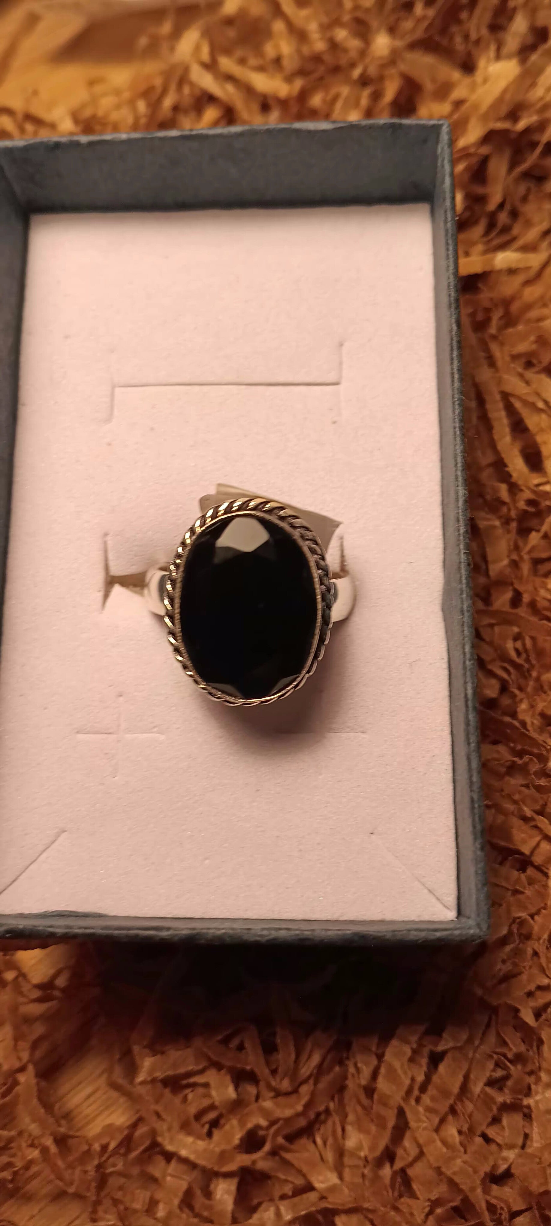 Ring facet geslepen Onyx met sierrand