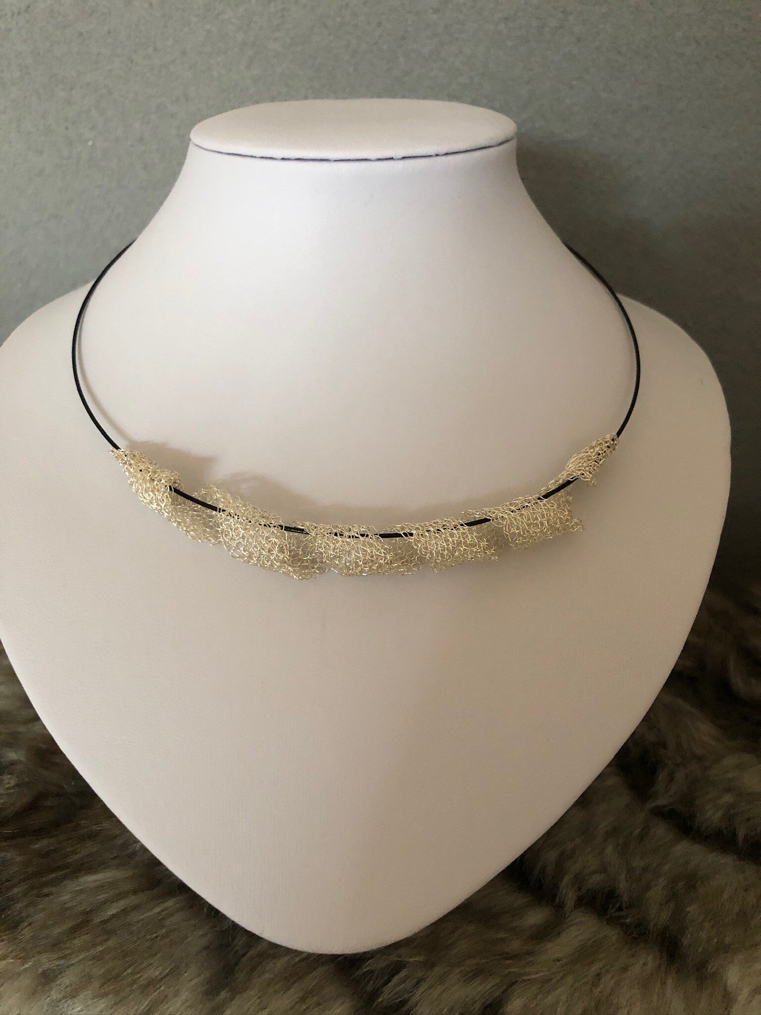 RVS spang met gehaakte zilverdraad wokkel