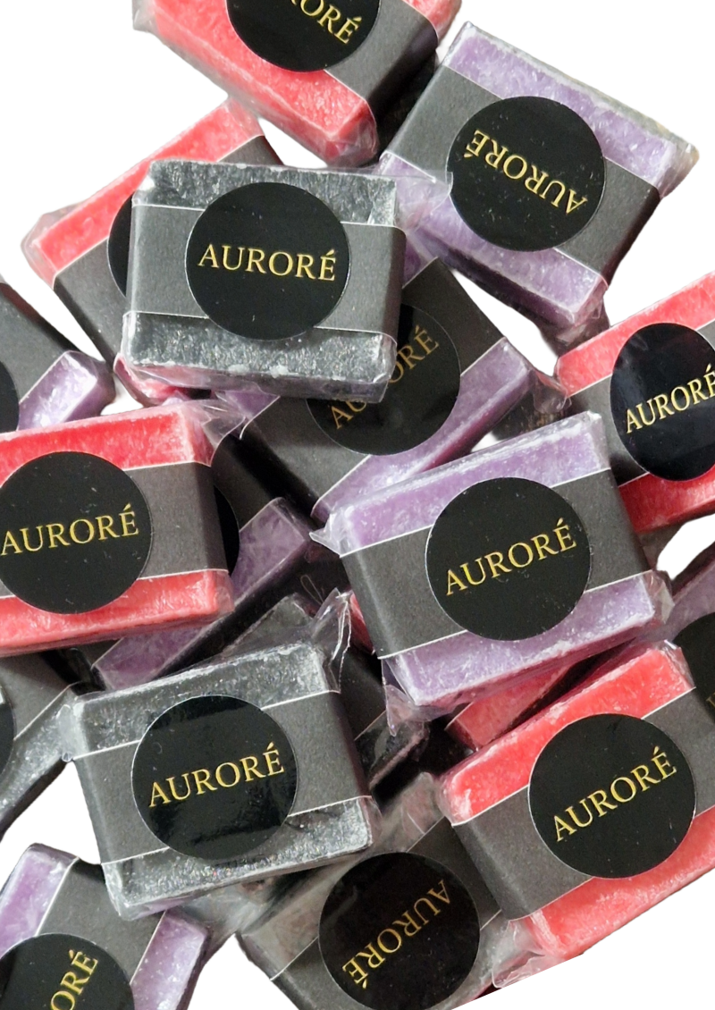 Geen enkel landelijk interieur is compleet zonder de originele Amberblokjes. Deze kleine geurwonderen zijn niet alleen decoratief prachtig op een houten schaaltje, maar ze zijn ook de meest betaalbare manier om je huis maandenlang heerlijk te laten ruiken