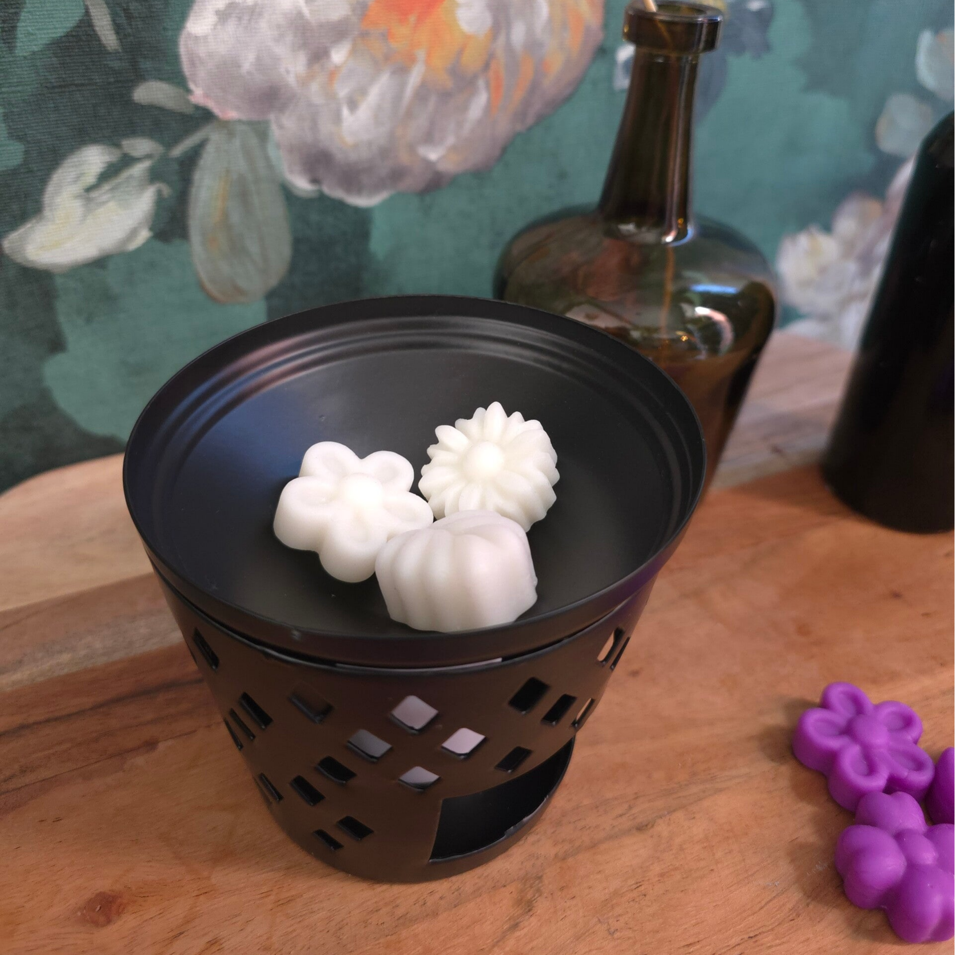 Geurbrander zwart metaal.