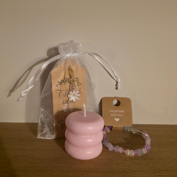 Giftset klein thank you roze. Kaarsje, armband en sleutelhanger.