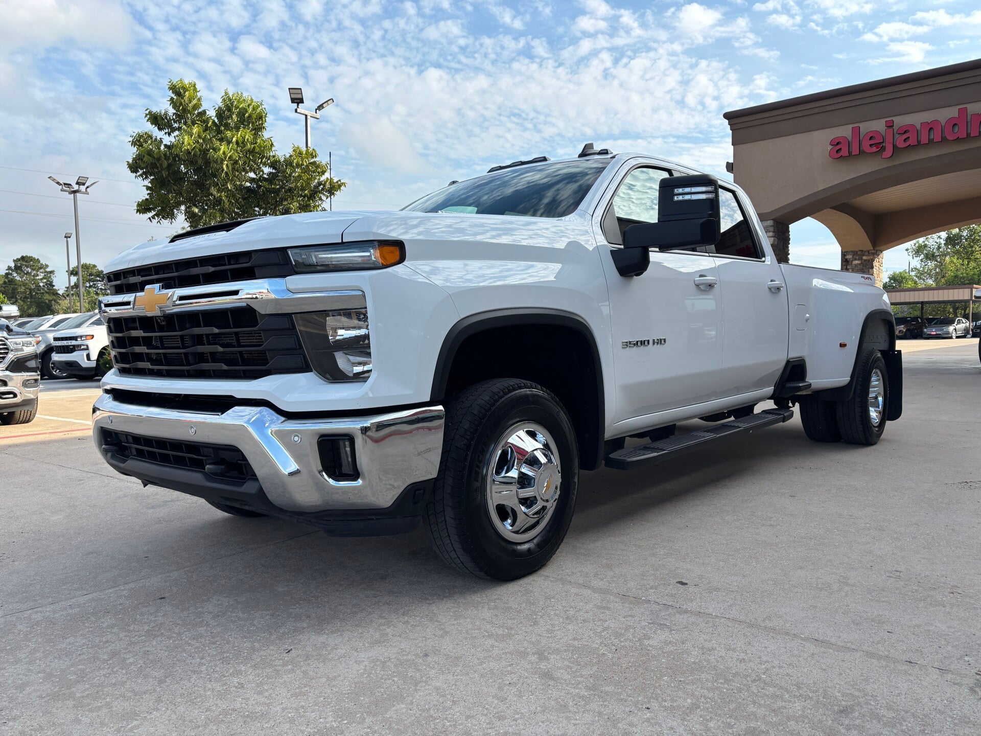 2025 Chevrolet Silverado 3500HD LT Crew Cab Truck 4WD