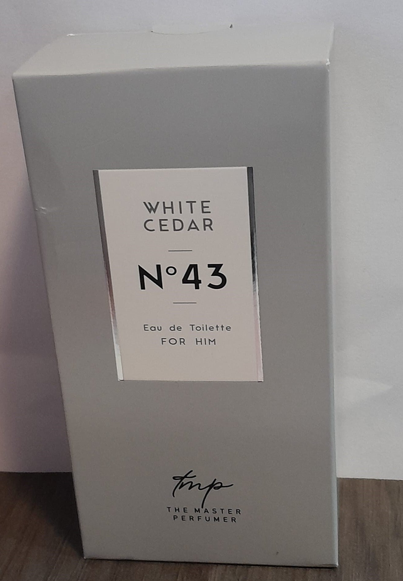 The Master Perfumer White Cedar N°43 Eau de Toilette For Him 100ml