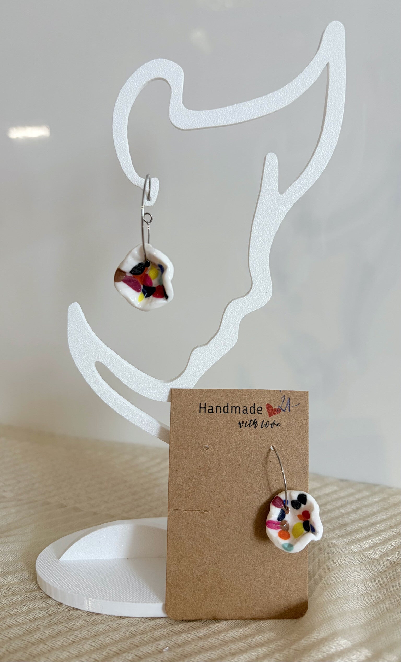 Creolen mit bunten Blumen