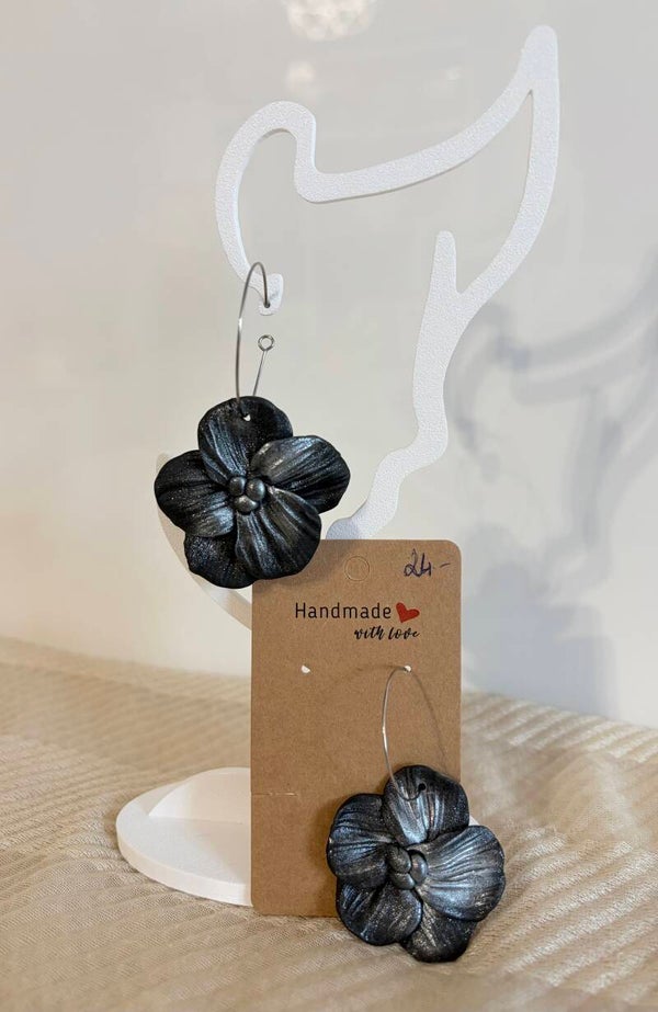Creolen mit Blumen schwarz Perlmutt groß