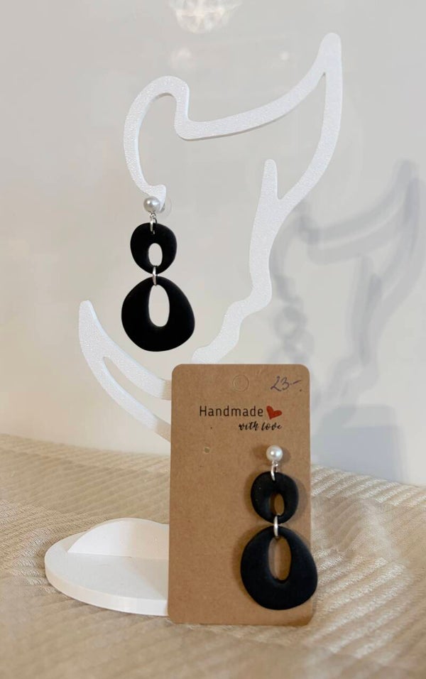 Ohrringe schwarz lang mit Perlenstecker