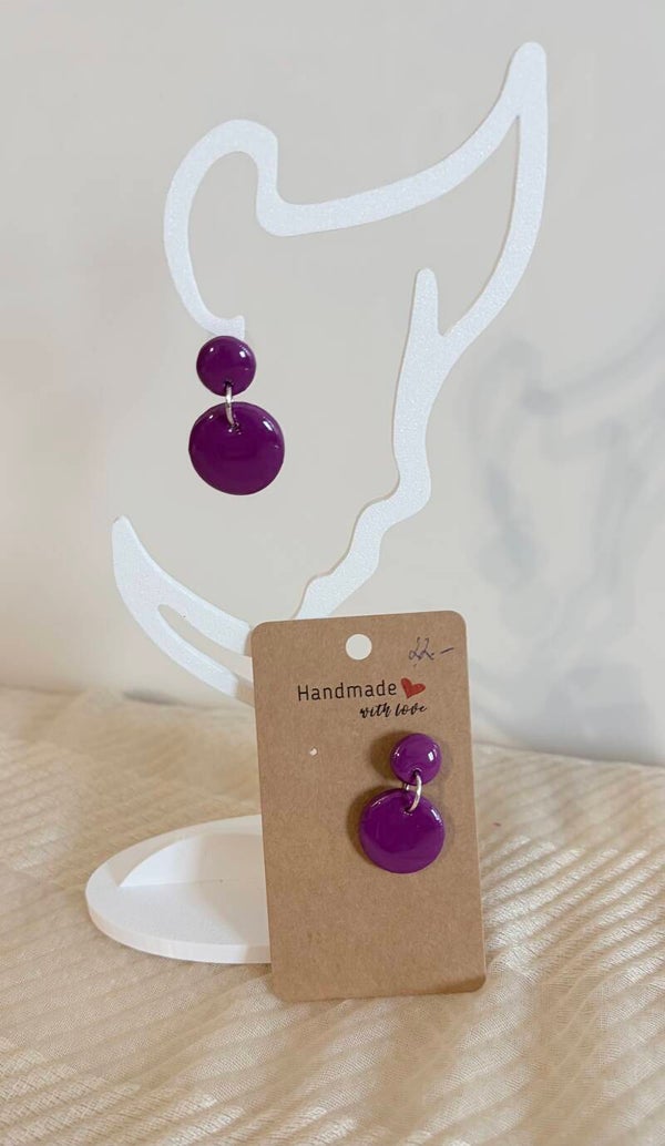 Ohrringe rund violett glänzend