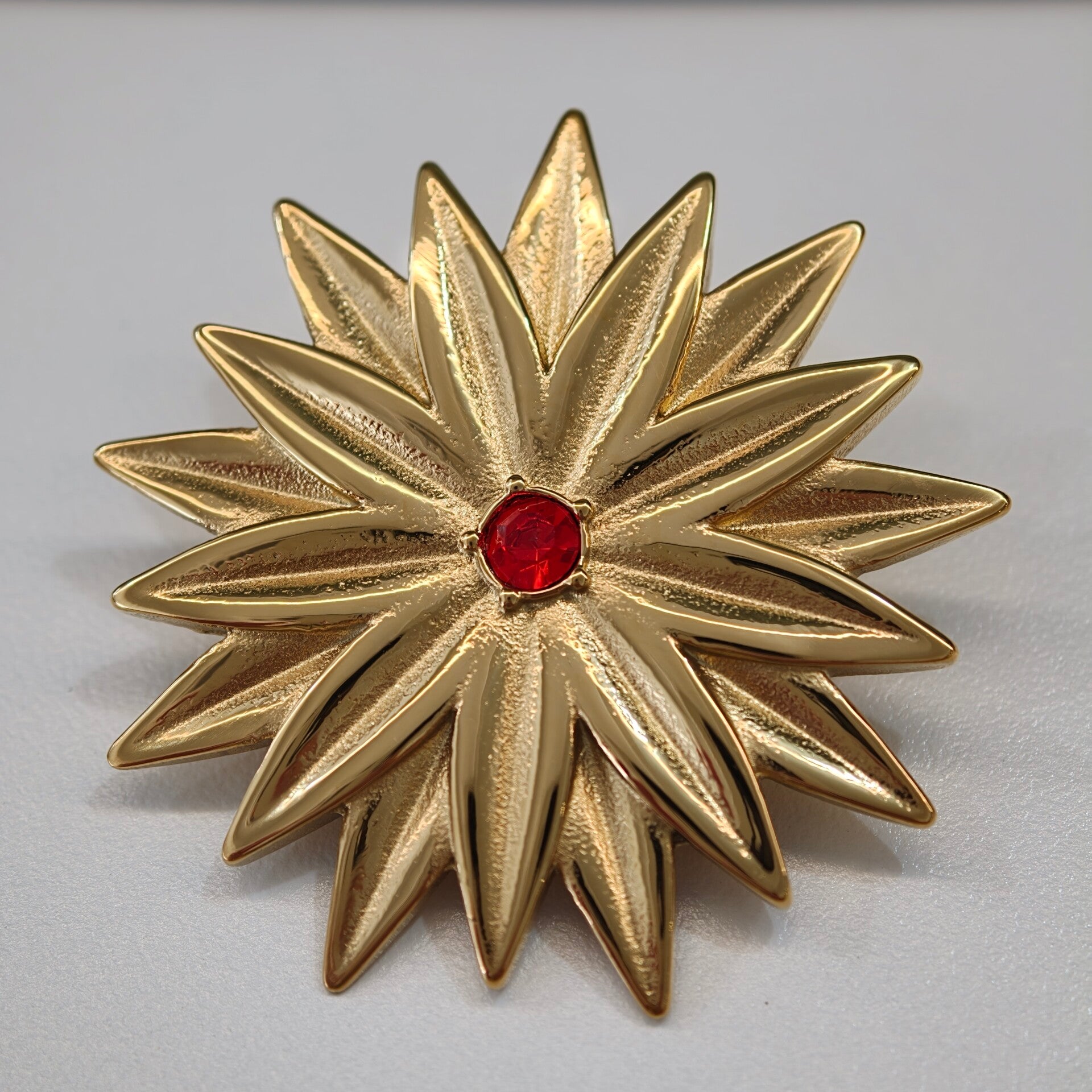 Broche Mademoiselle