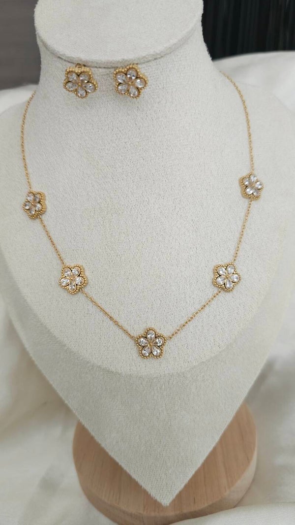 Collier Hilona