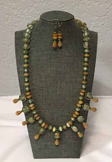 Golden Triangle Multicolor Beads w/ Earrings