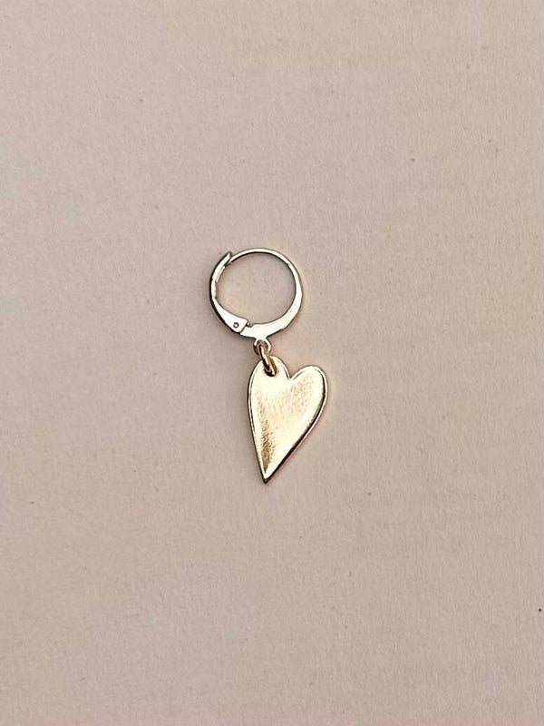 Magic golden heart earring