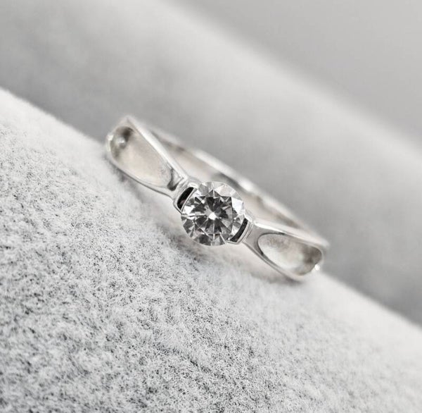 Solitaire cubic zirconia ring