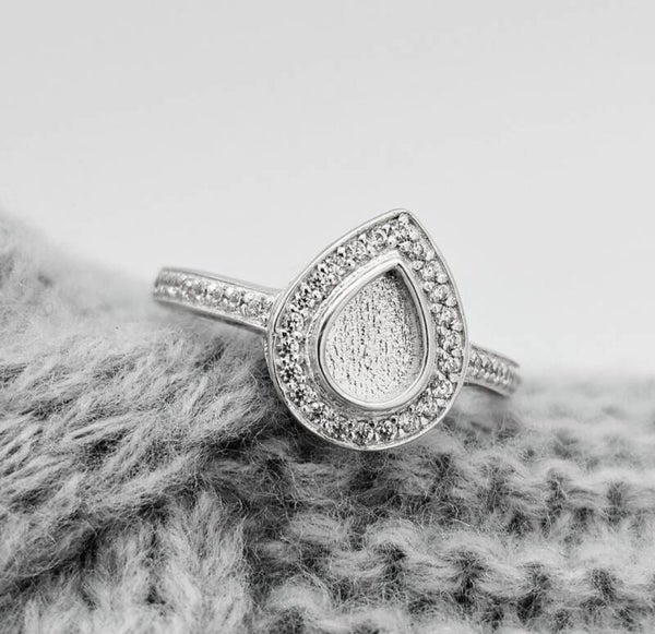 Cubic zirconia pear ring