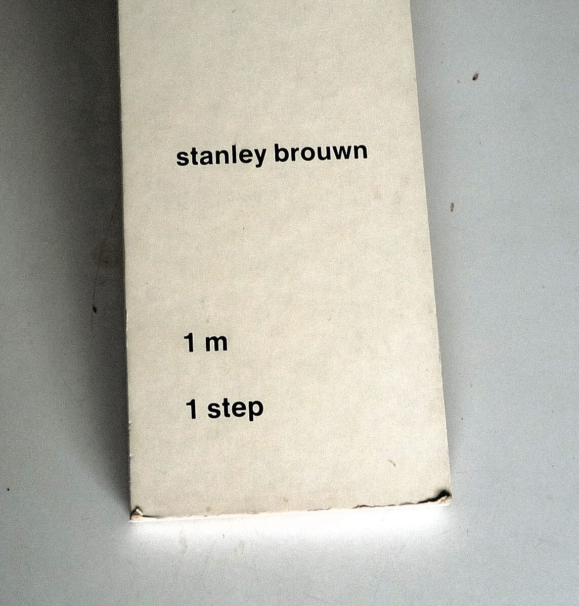 Stanley Brouwn 1 meter 1 step