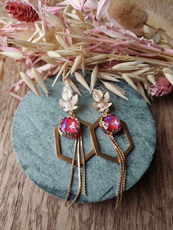 Oorbel: roos steentje met bladprikker