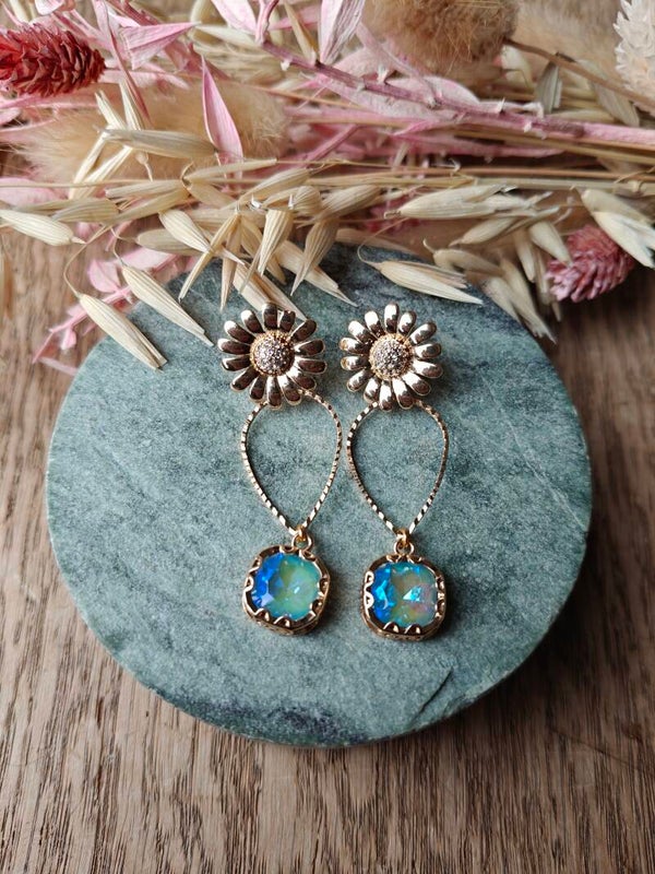 Oorbel B1: bloemprikker met blauwe hanger