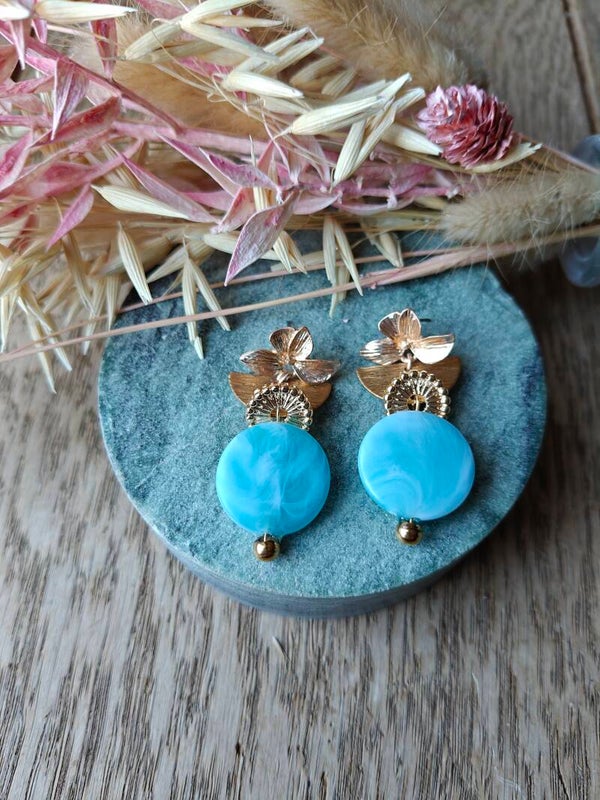 Oorbel B14: blauwe oorbel met matblauwe parel