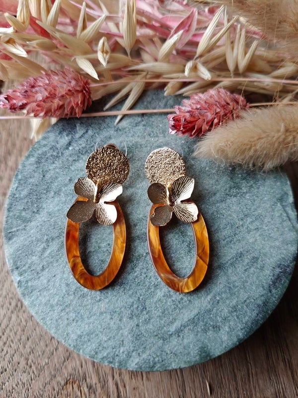 Oorbel: bruine / okerkleurige oorbellen