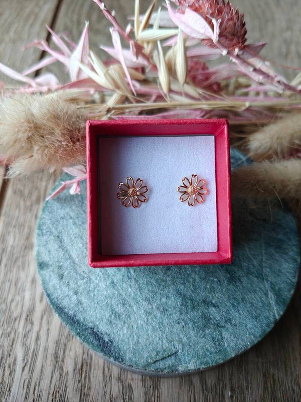 Kinderoorbel: fijn gouden bloempje