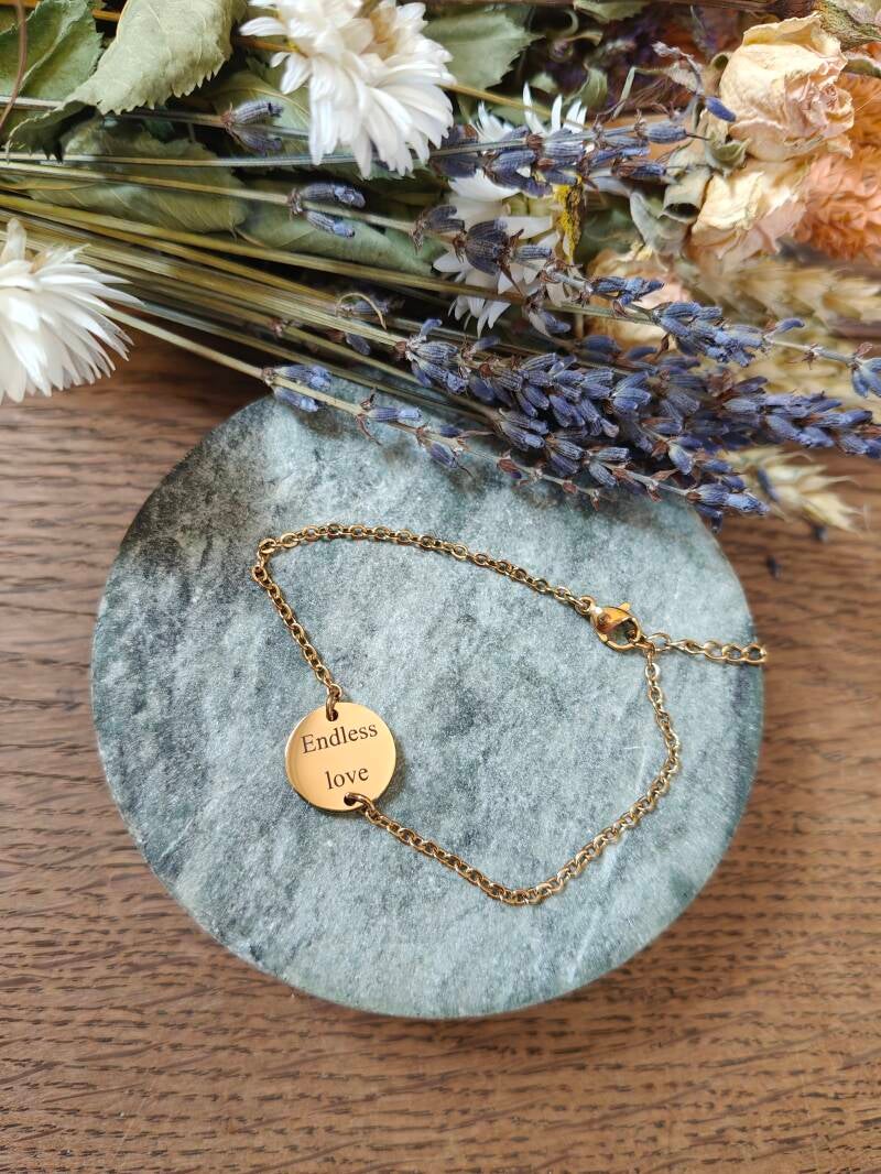 Gegraveerd armbandje: met eigen tekst