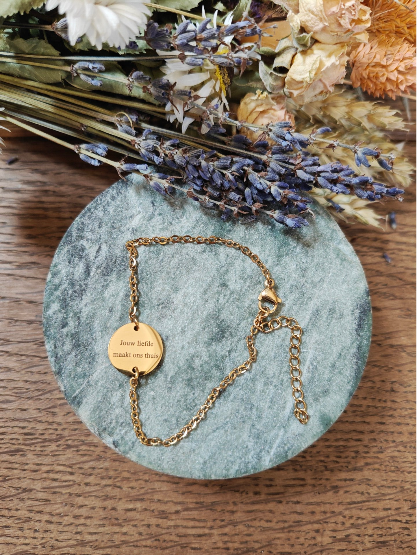 Gegraveerd armbandje: jouw liefde maakt ons thuis