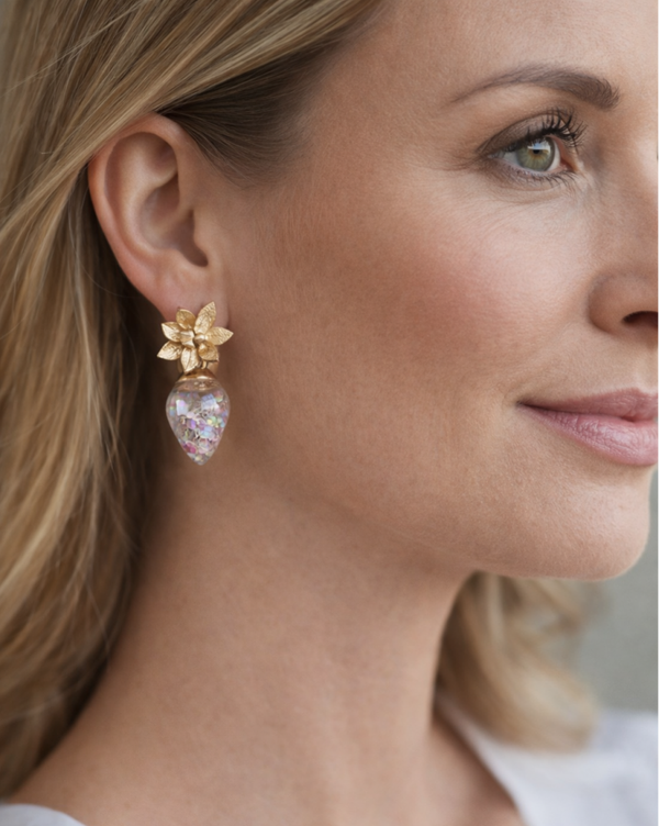 Oorbel MEER8-MEER9: confetti hanger met gouden bloemprikker