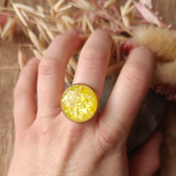 Ring GE6: gele verstelbare ring met schakeringen