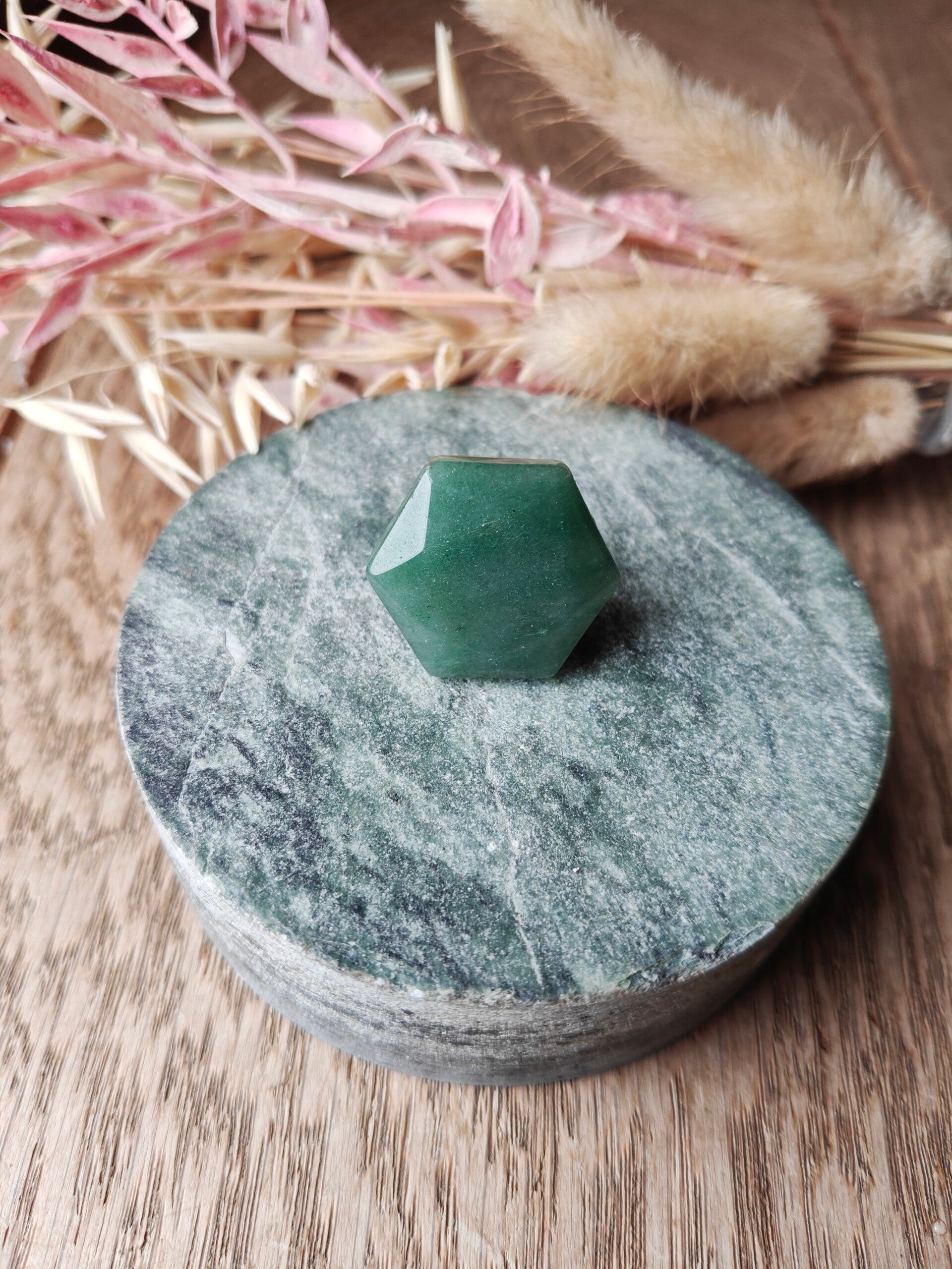 Ring: verstelbare ring met groene natuursteen