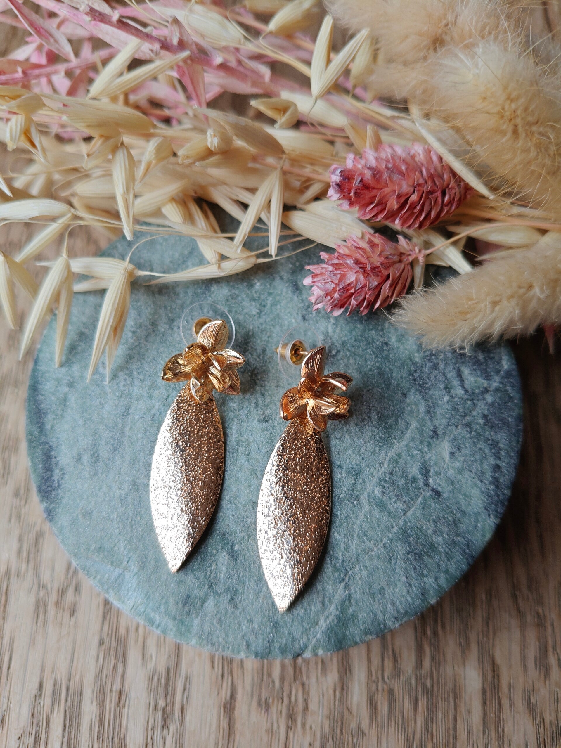 Oorbel: gouden oorbel elegant