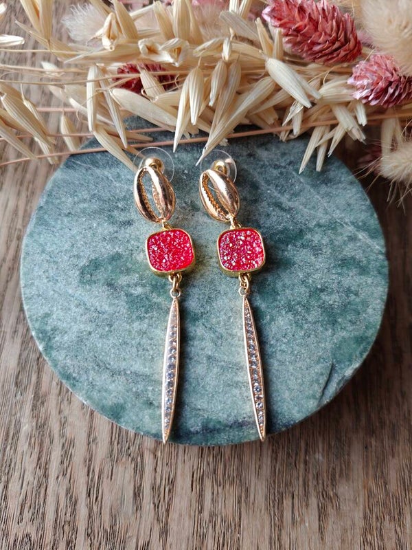 Oorbel ROZ19: roze glittersteen met fijn staafje