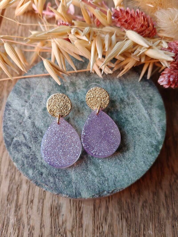 Oorbel PA19: lila oorbellen met glitter