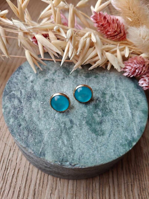 Oorbel KLEIN23: kleine blauwe studoorbel