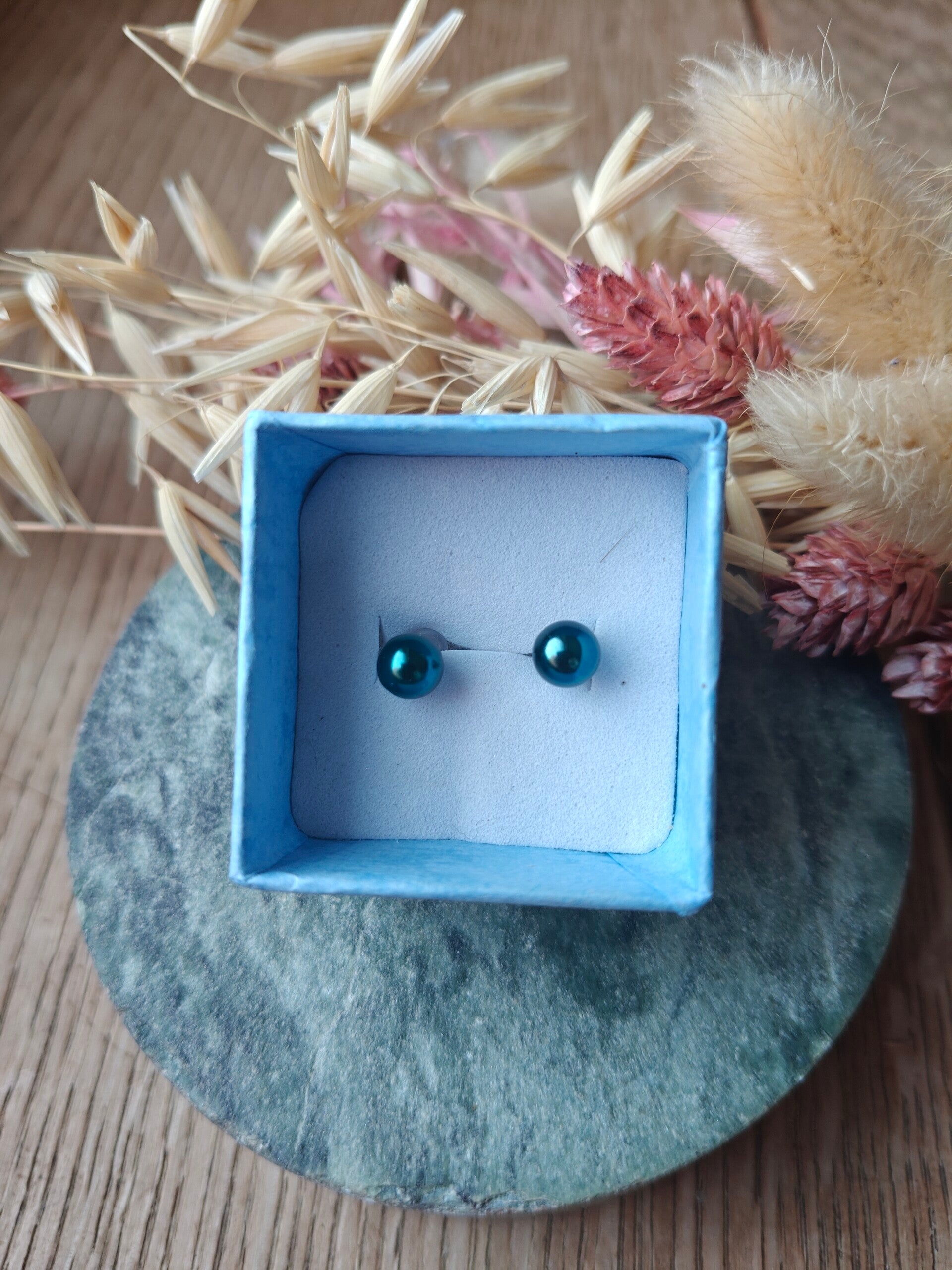 Oorbel KLEIN43: groene boloorbellen