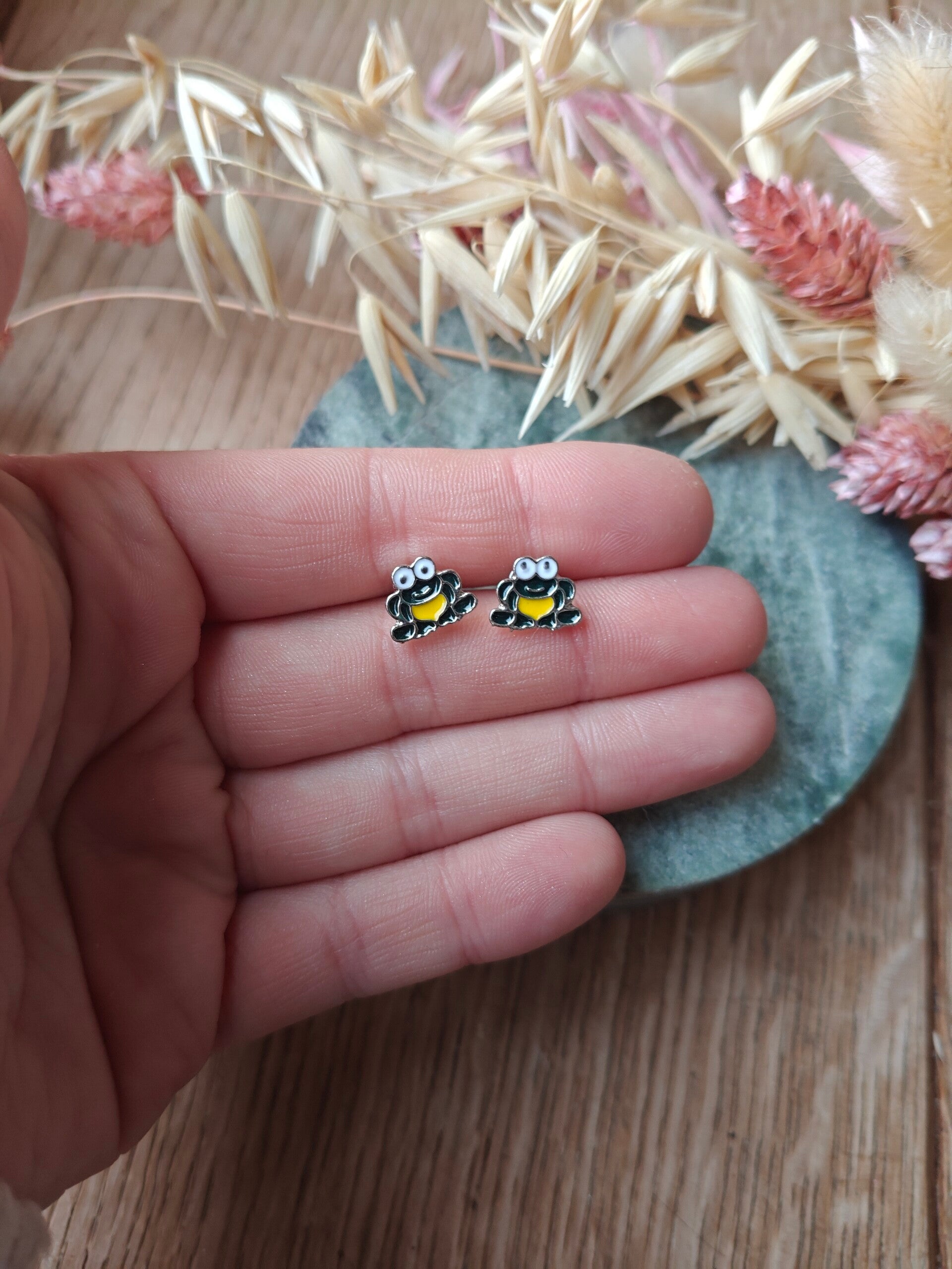 Oorbel KI19: groene kikker