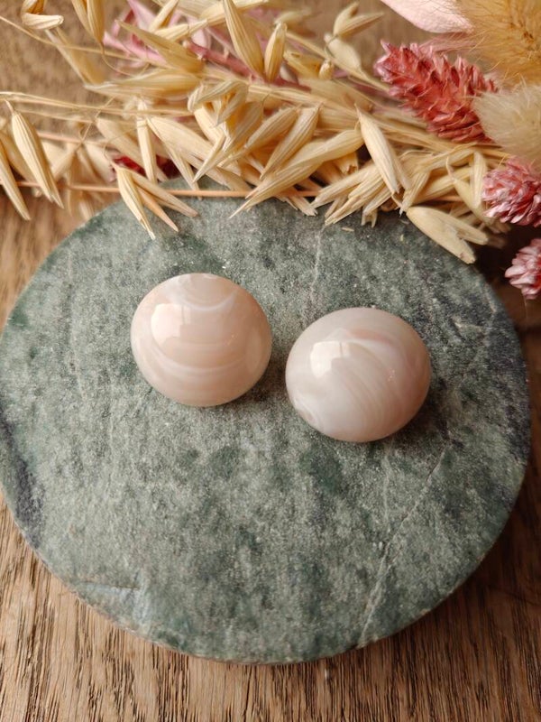 Oorbel UITVERKOOP20: beige studoorbellen