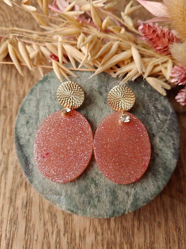 Oorbel UITVERKOOP 14: pastel oranje glitter hanger met gouden prikker