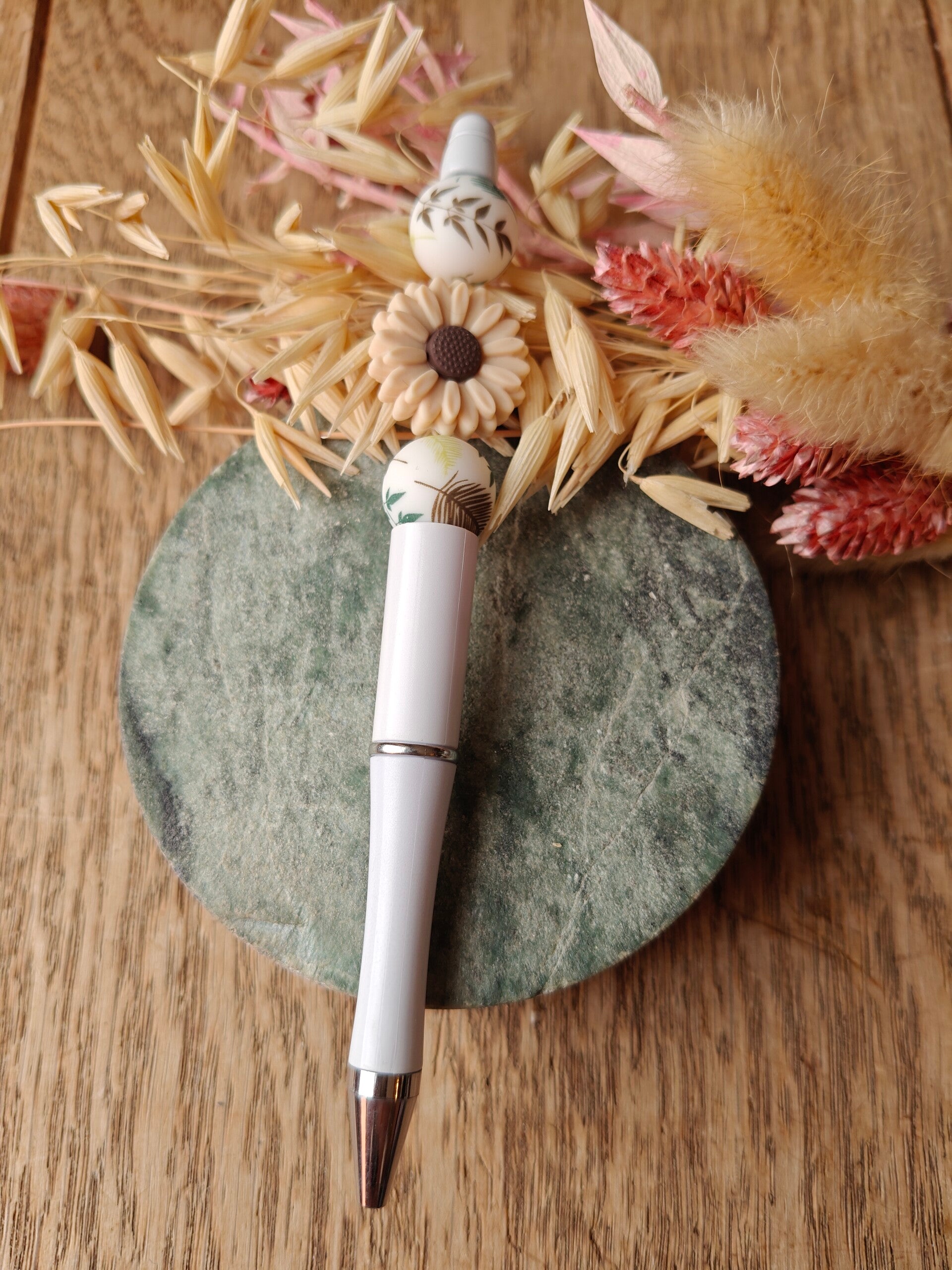 Accessoires: kralenstylo wit