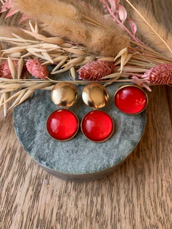 Juwelenset: rode oorbel en rode ring