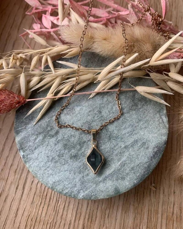 Ketting: zwarte druppelhanger