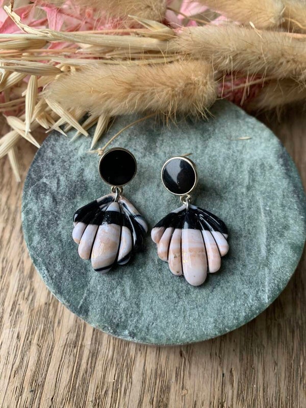 Oorbel ZW5: roos, wit en zwart