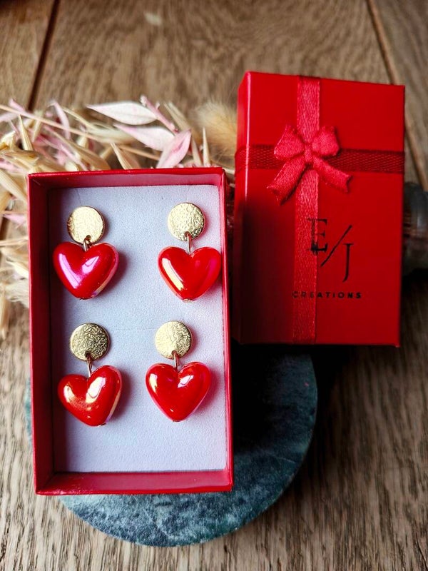 Juwelenset: twinning set rood hartje (twee oorbellen)