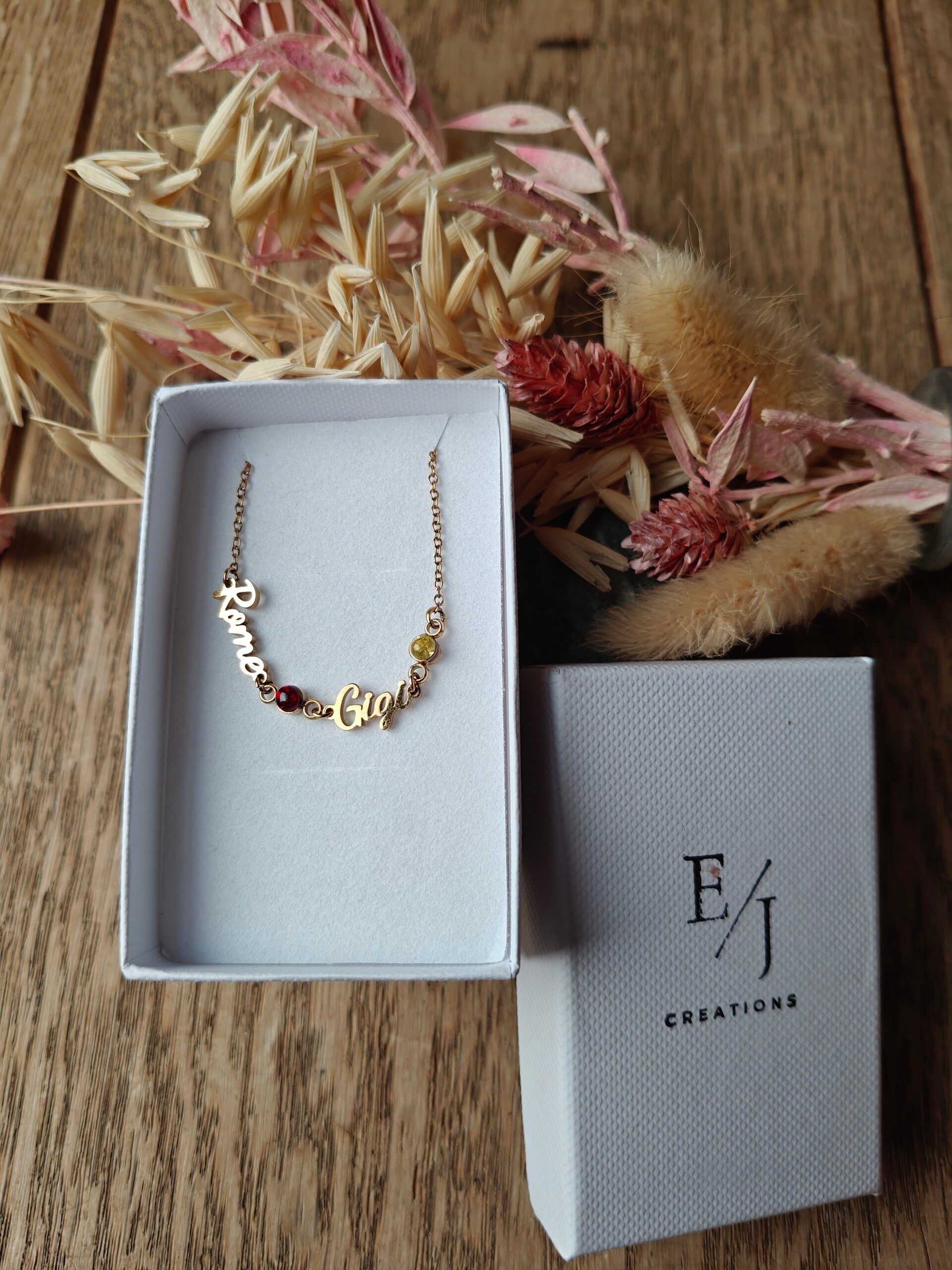 Gepersonaliseerde armband: met namen en geboortesteentje naar keuze