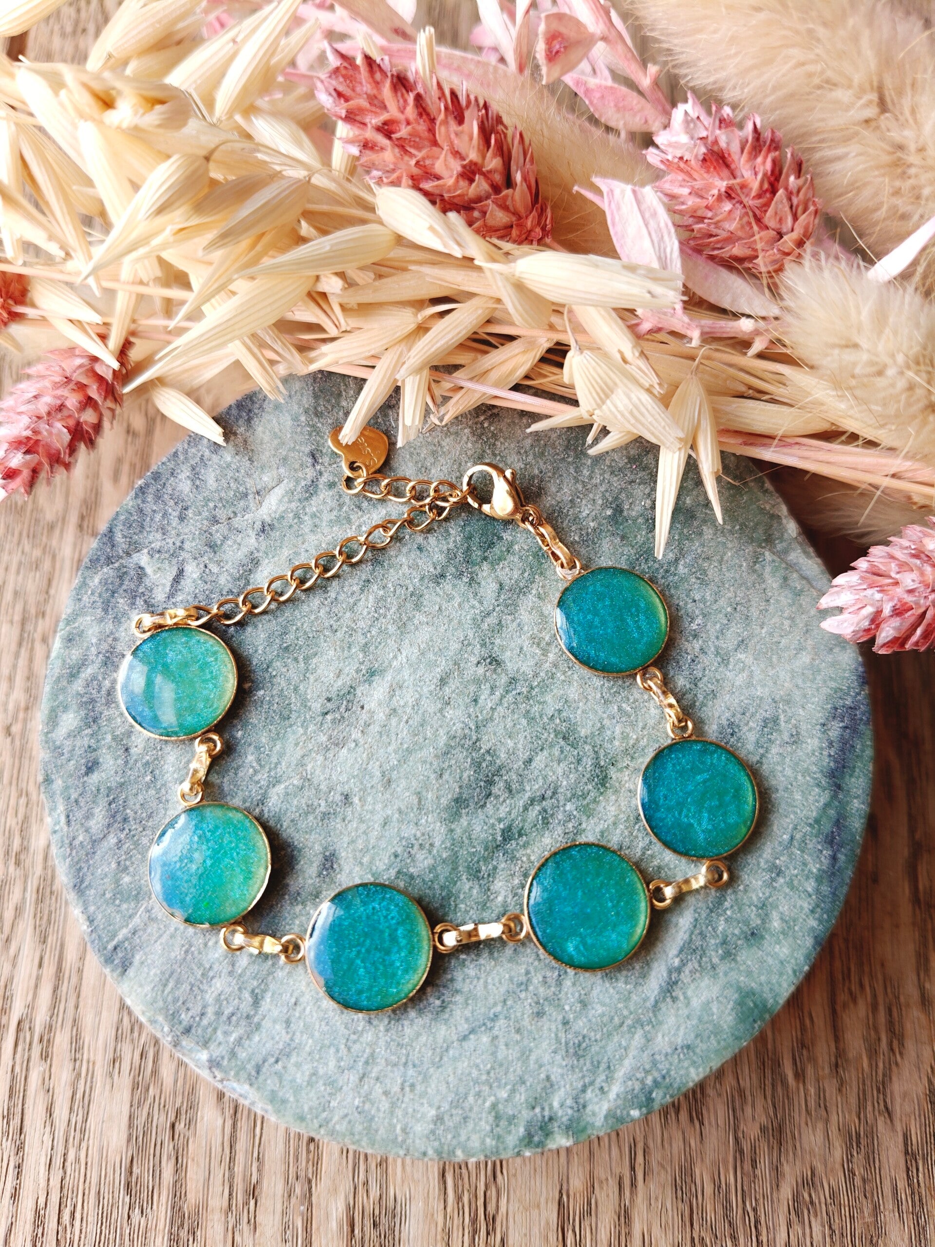 Armband etalage 2: appelblauwzeegroen