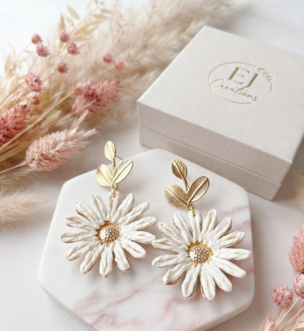 AOorbel: witte bloemhanger met koord