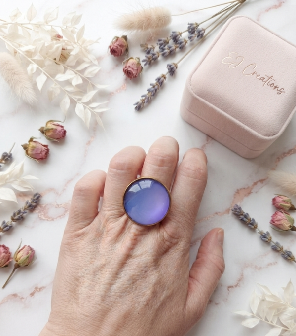 Ring PA12: paars/lila ring met goudkleurig frame