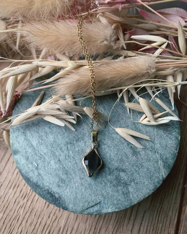 Ketting: zwarte transparante druppel