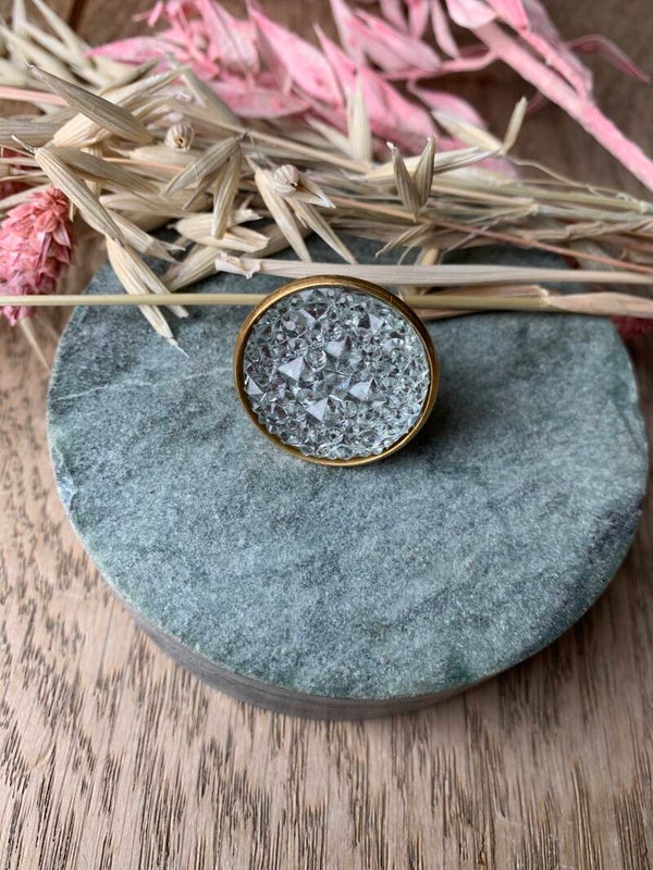 Ring: verstelbare transparante/ grijze glitter ring met steentjes