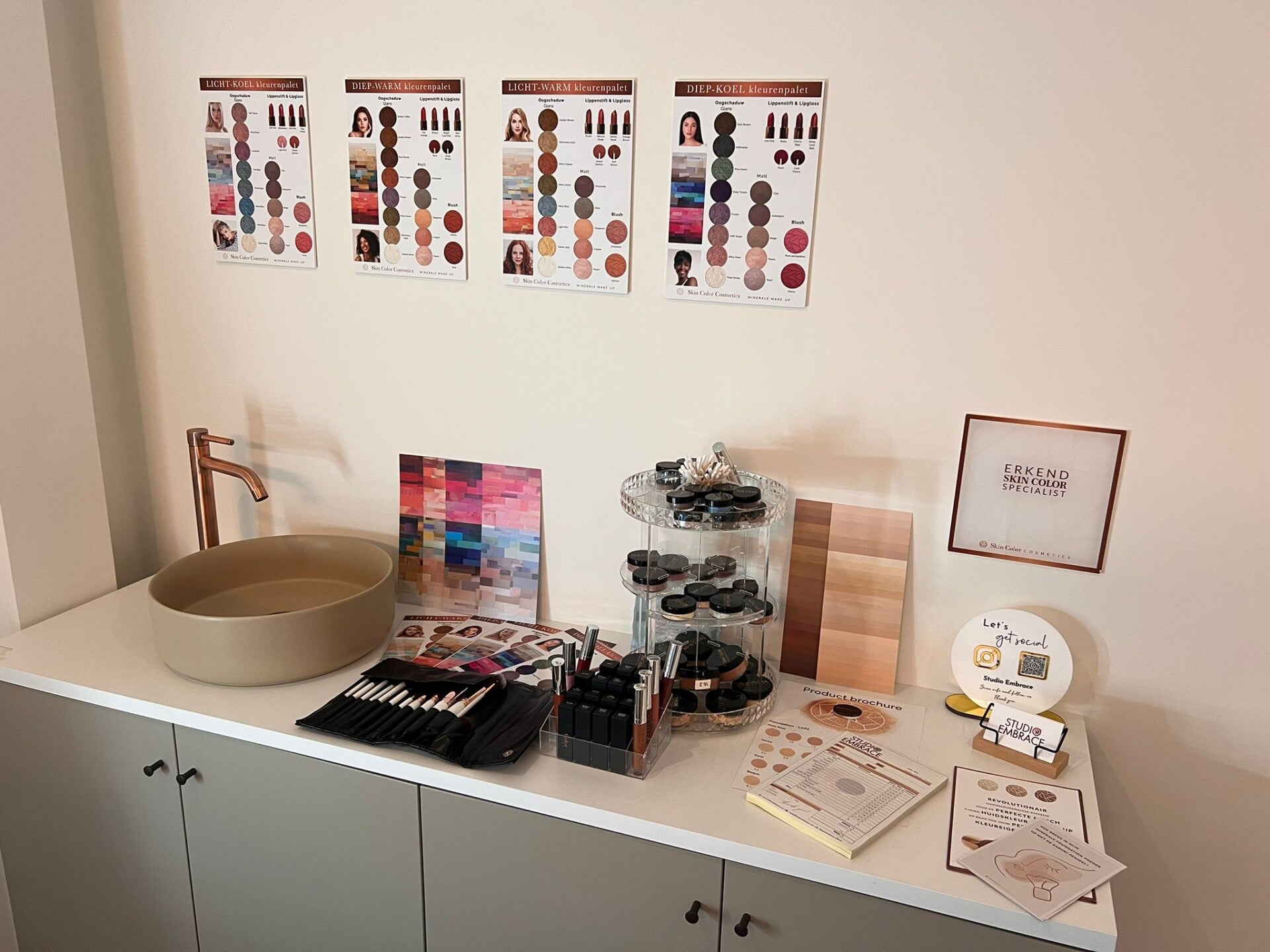 Minerale make-up workshops & events door Rachel van Studio Embrace