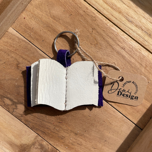 Leren sleutelhanger Boek